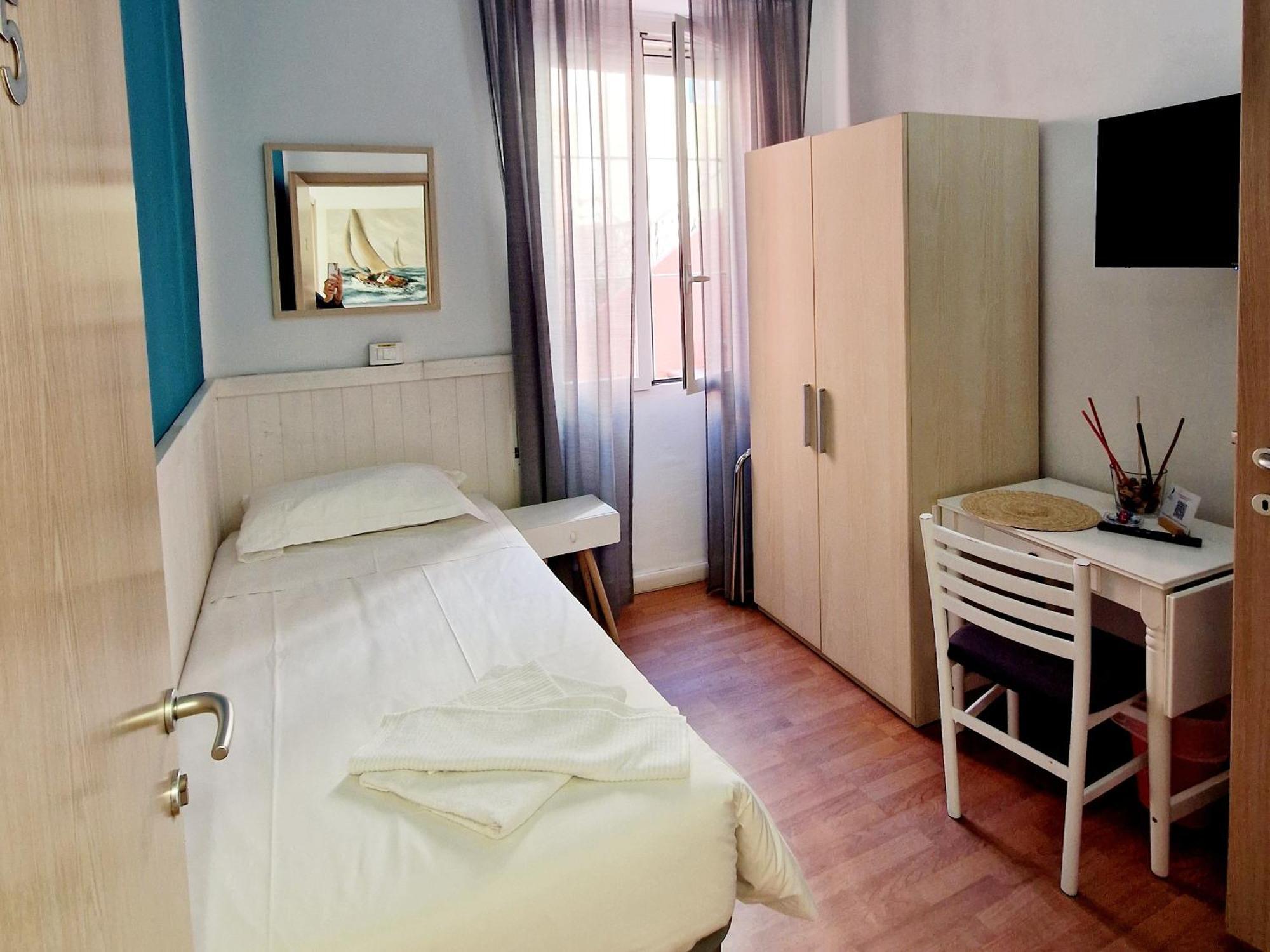 Vela Bianca H & R Hotel Diano Marina Værelse billede