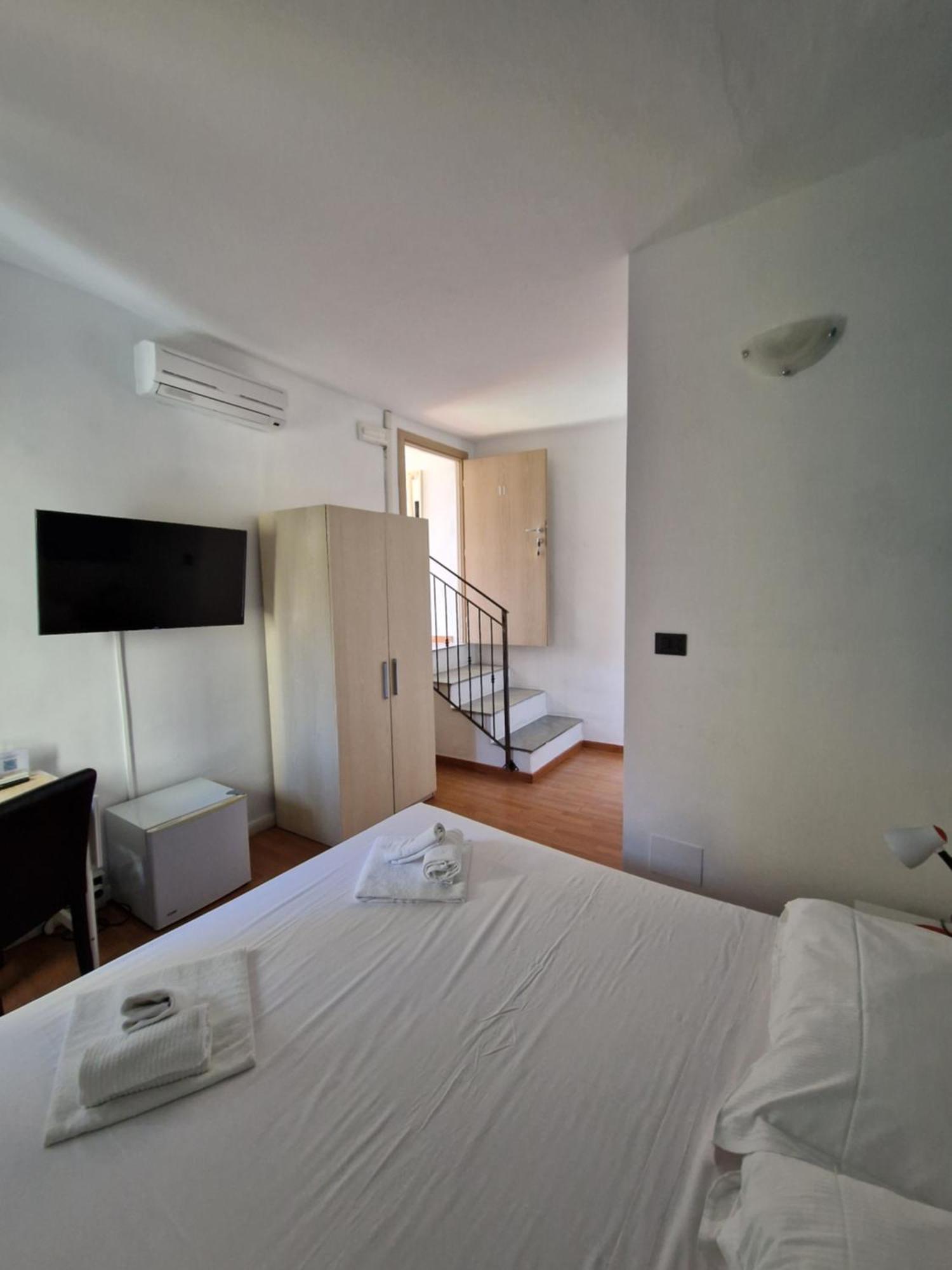 Vela Bianca H & R Hotel Diano Marina Værelse billede