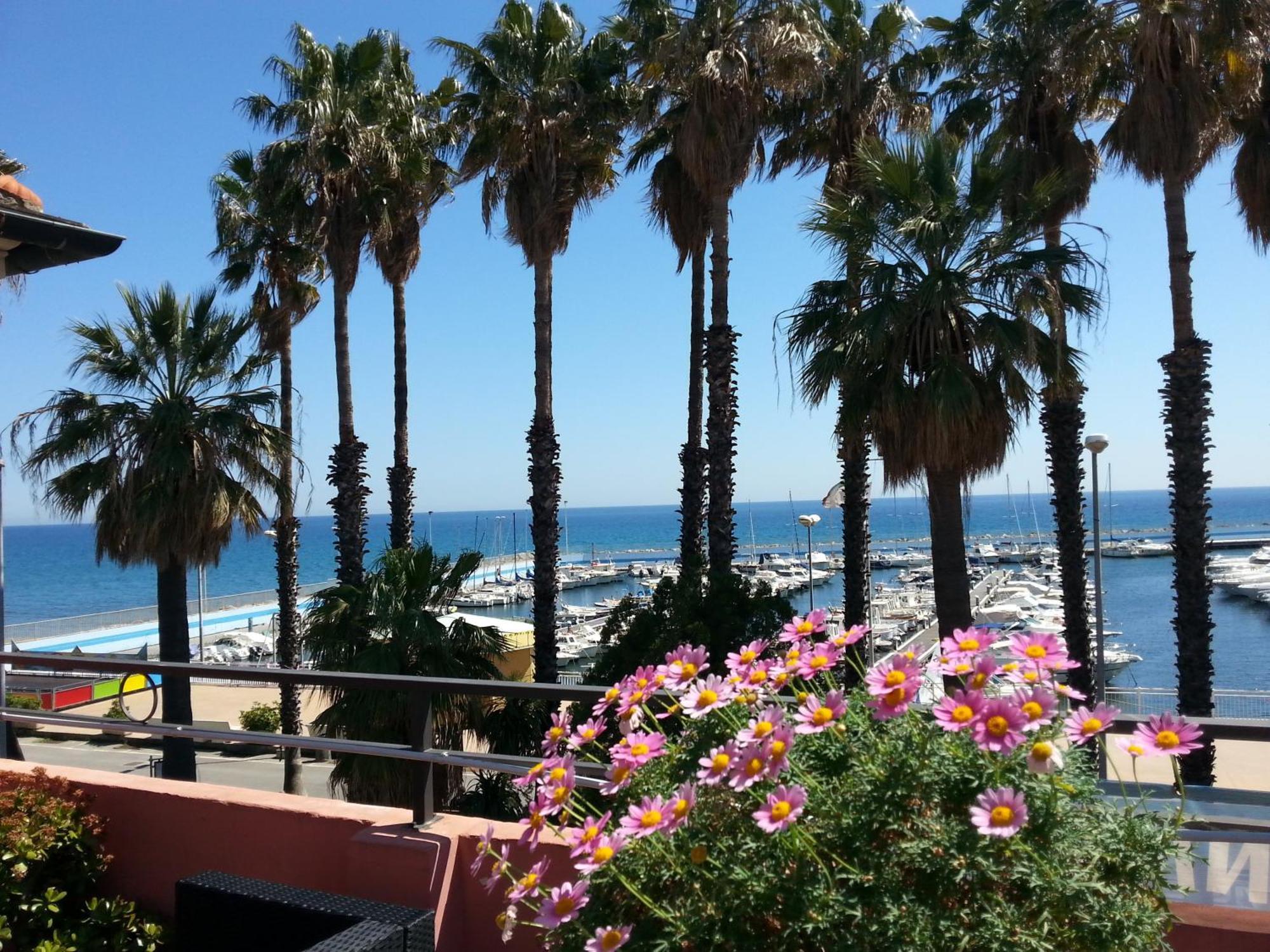 Vela Bianca H & R Hotel Diano Marina Eksteriør billede