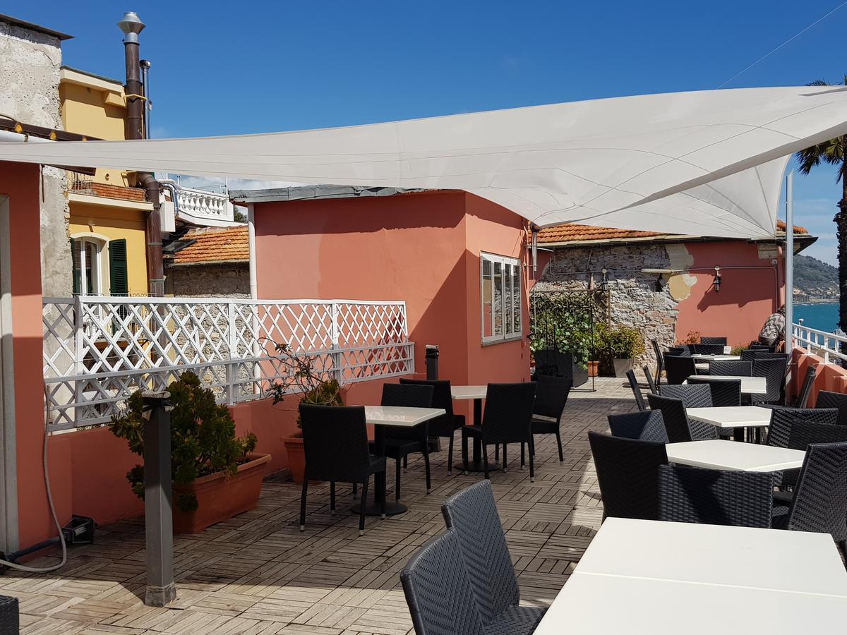 Vela Bianca H & R Hotel Diano Marina Eksteriør billede
