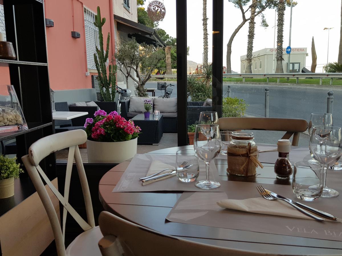 Vela Bianca H & R Hotel Diano Marina Eksteriør billede